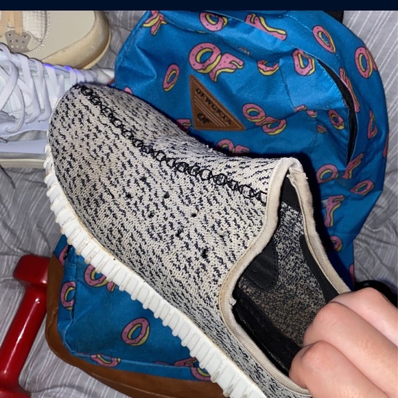 Yeezy 350 V1 Turtle Dove Size Men 11.5 main image 6